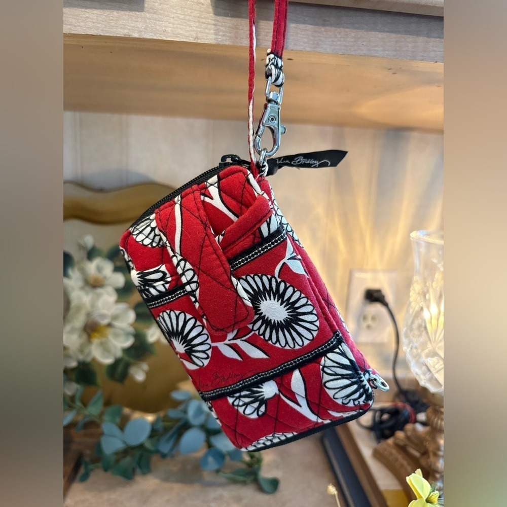 COPY - Vera Bradley Deco Daisy Pattern Carry It All Wristlet Wallet - Red Black…
